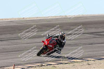 media/Jan-15-2026-Racers Edge (Thu) [[dfebeb70ab]]/3-B Group/Session 2 (Bowl Exit)/